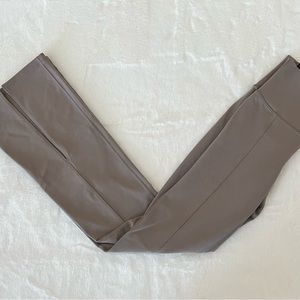 Aritzia TNAlife atmosphere split high-rise legging